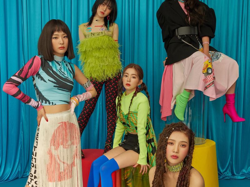 Red Velvet - Clockwise from left – Seulgi, Wendy, Irene, Yeri and Joy-1563630778127