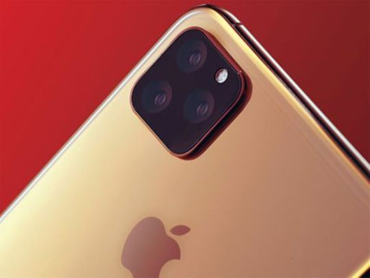 A Techradar mock-up of how the new iPhone 11 (or XI) might look like-041