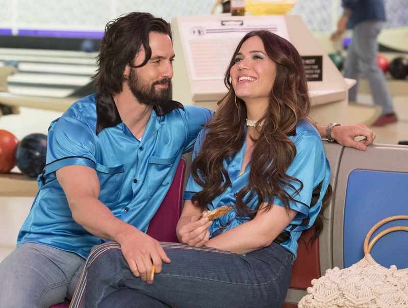 Mandy Moore and Milo Ventimiglia in This Is Us-1566200252309