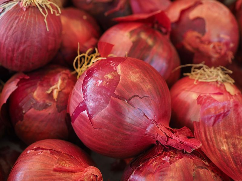 red-onions-vegetables-499066_1920