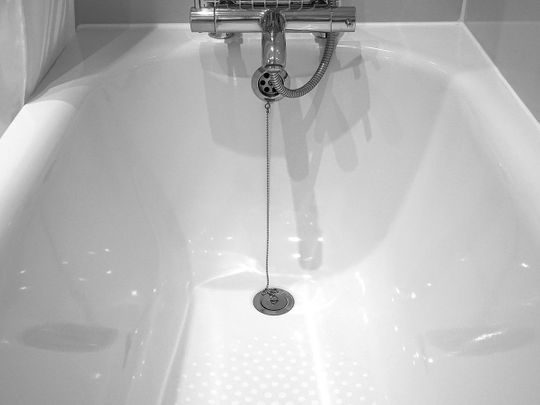 bath-1937412_1920