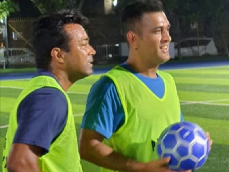 Mahendra Singh Dhoni with Leander Paes