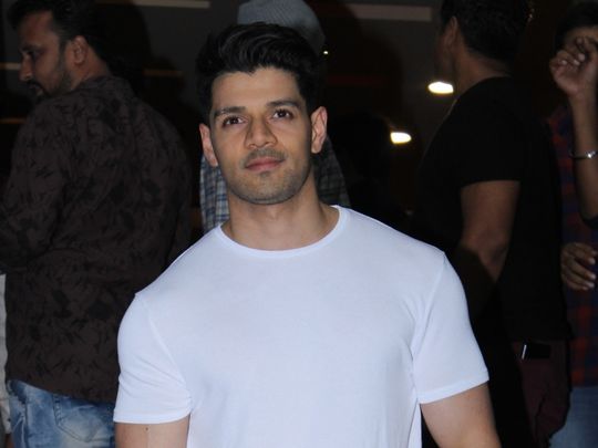 TAB 191019 Sooraj Pancholi 1-1571476053450