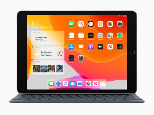 Apple_iPadOS-iPad-7th-Gen-Availability_Smart-Keyboard_092419