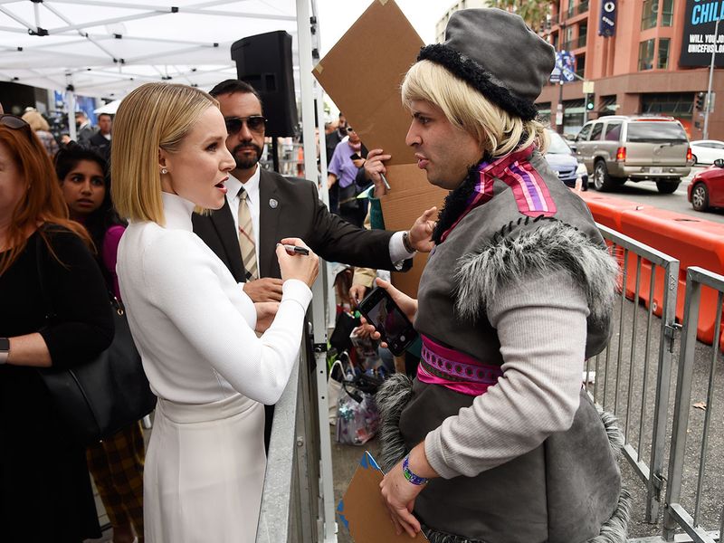 Copy-of-Kristen_Bell_and_Idina_Menzel_Honored_with_Stars_on_the_Hollywood_Walk_of_Fame_81202