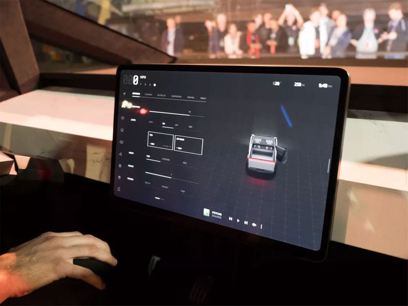 The 17-inch central monitor of the Tesla Cybercar.