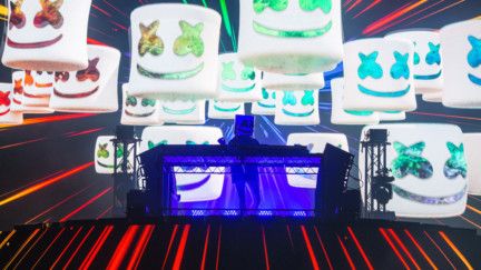 Multi – billion streaming Marshmello wows fans at du Arena during the opening night of Yasalam After-Race Concerts-1575006013068