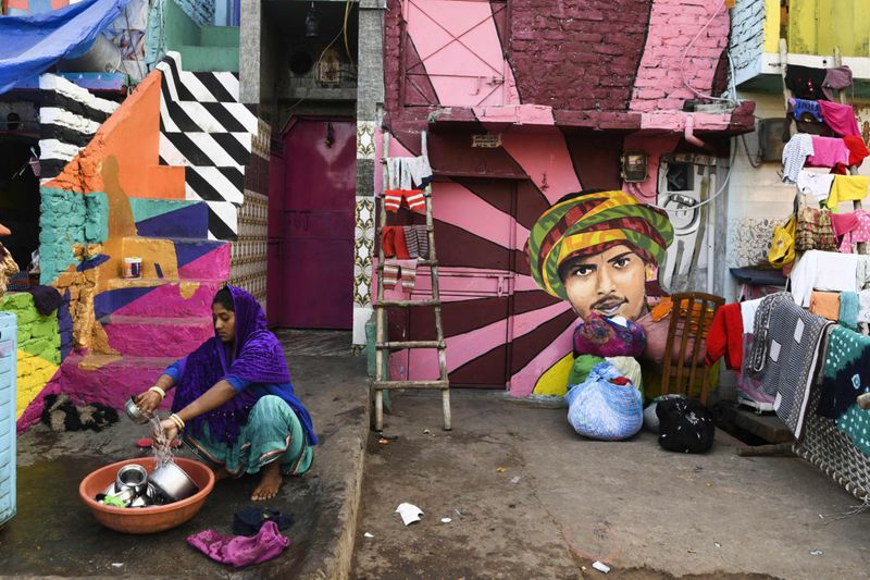Watch: What makes this slum in New Delhi so different? | News-photos ...