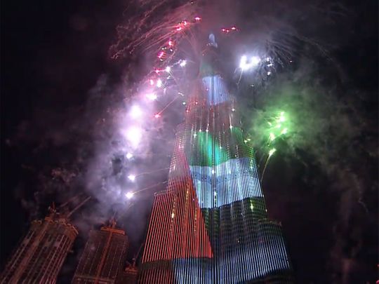 Burj Khalifa fireworks ring in 2020.