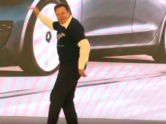 Auto Musk dance