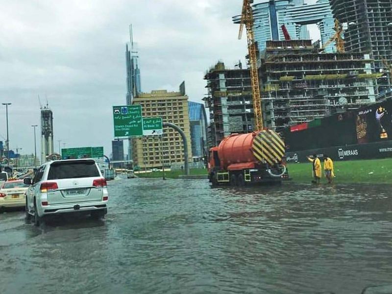 Look It took 3,100 workers in Dubai to clear up flooded roads News