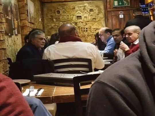Photo of 'critically ill' Nawaz Sharif in a restaurant in London ...