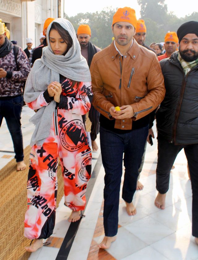Varun Dhawan and Shraddha Kapoor visits Gurudwara Bangla Sahib in New Delhi 
