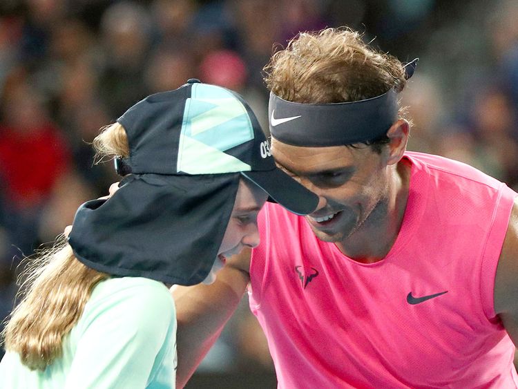 Video Rafael Nadal Accidentally Hits Ballgirl Plants Kiss To Apologise Tennis Gulf News