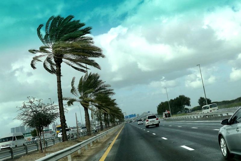Strong winds lash in Dubai 
