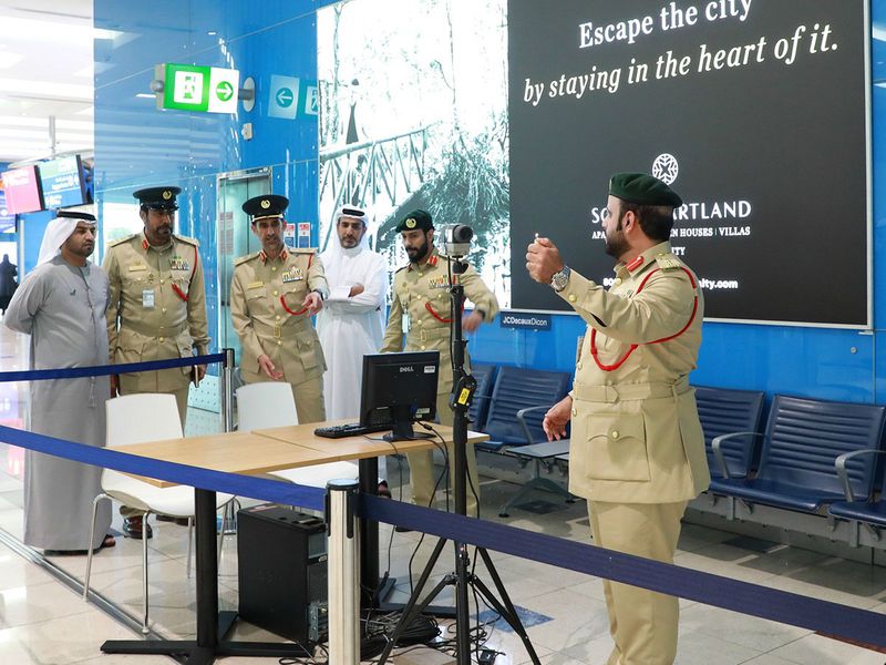 Dubai Police Chief inspects Measures against Coronavirus at Dubai Airports