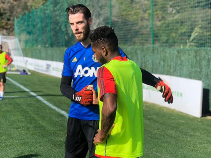 Manchester United train in Spain