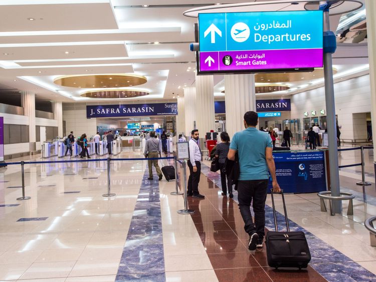 Video: Just walk through a tunnel for Dubai Airports passport control ...