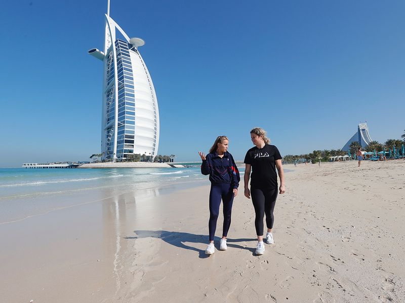 Sofia Kenin and Kim Clijsters on the beach in Dubai