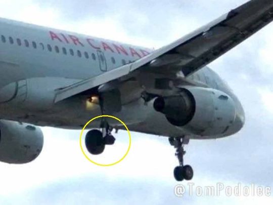 Photo on social media showing the missing wheel of the Air Canada flight. 