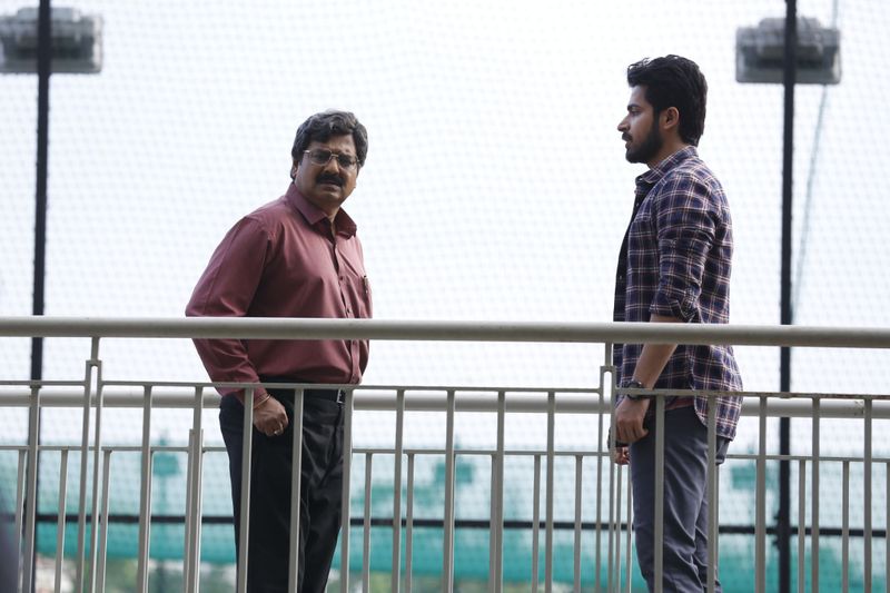 Vivek with Harish Kalyan in Dharala Prabhu-1583923066259