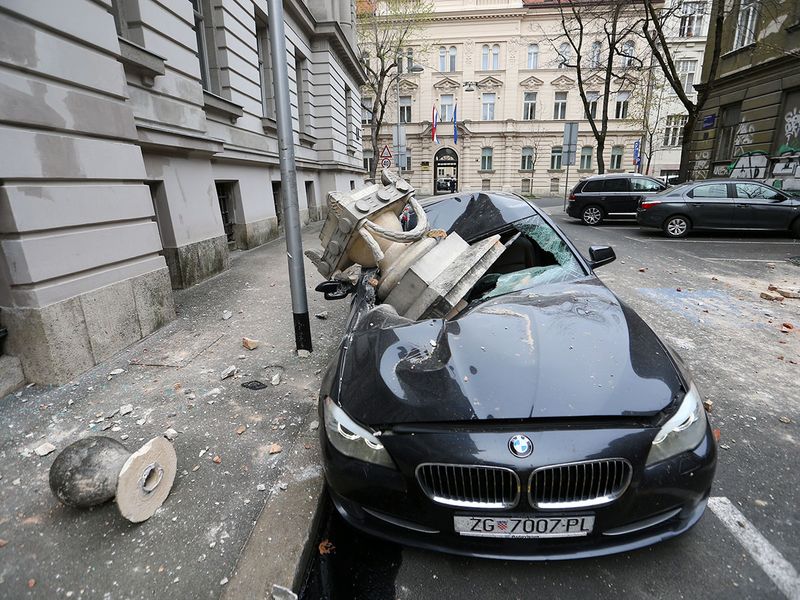 Quake strikes north of Zagreb, damages buildings 