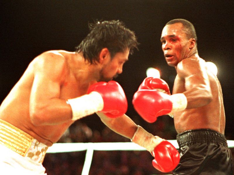 Ray Leonard and Roberto Duran in their second fight in 1980.