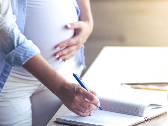 Pregnant-at-work-in-the-UAE