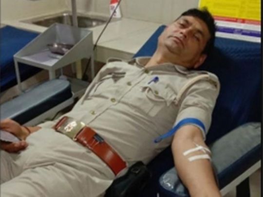 Call of duty: Noida cops donate blood during woman's deliver