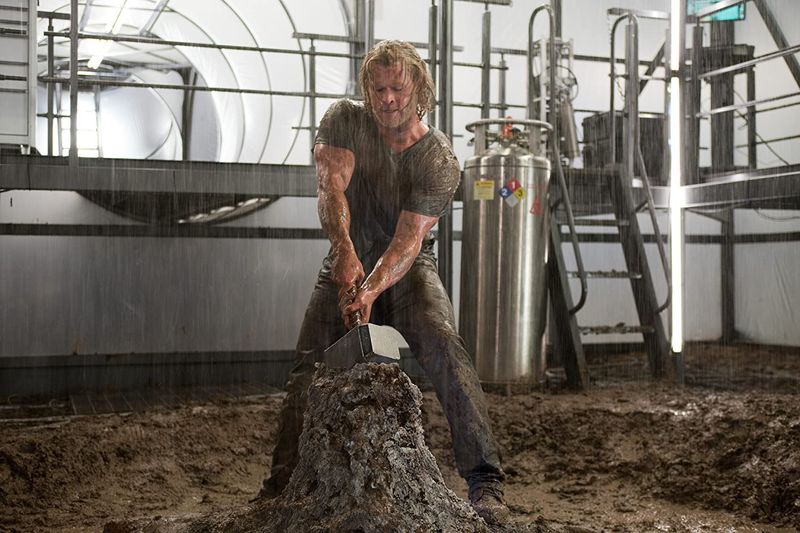 Chris Hemsworth in Thor (2011)1-1587637574056