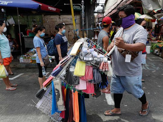 Manila lockdown masks