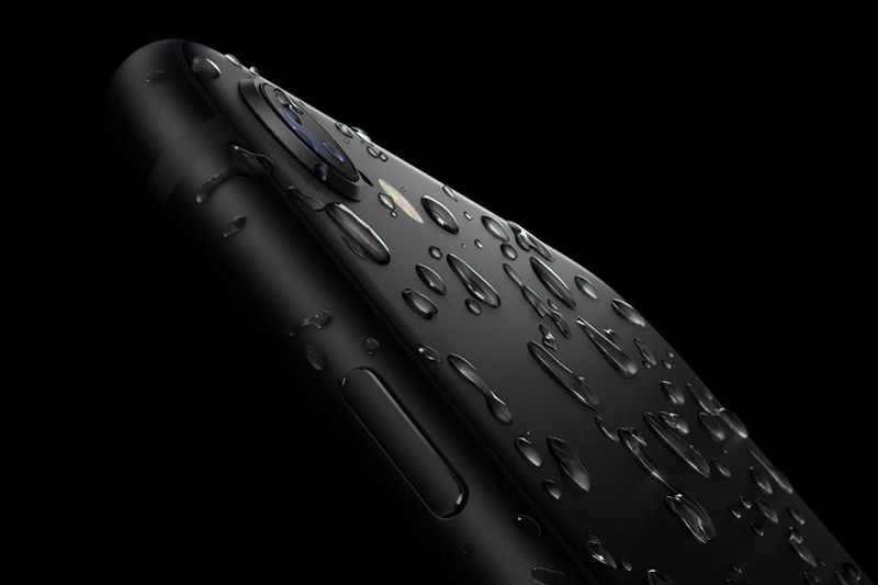 The new iPhone SE (2020) is water resistant to a depth of 1 meter for up to 30 minutes, with an IP67 certification. 