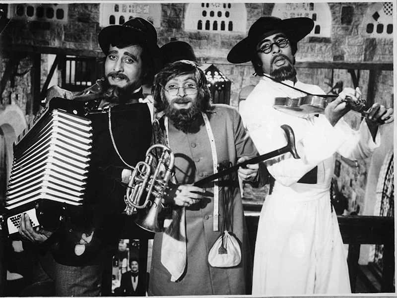 Rishi Kapoor with Vinod Khanna and Amitabh Bachchan