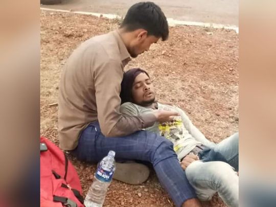 Indian migrant worker Yaqoob refused to leave his dying friend Ramcharan by the roadside, dumped there because of fear of COVID-19