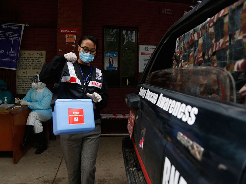 Nepal volunteers become local heroes during virus pandemic