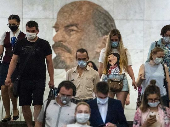 russia masks subway Lenin