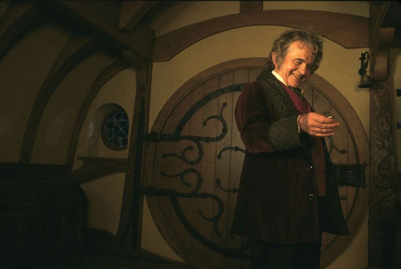 Ian Holm in The Lord of the Rings The Fellowship of the Ring (2001)1-1592636106373