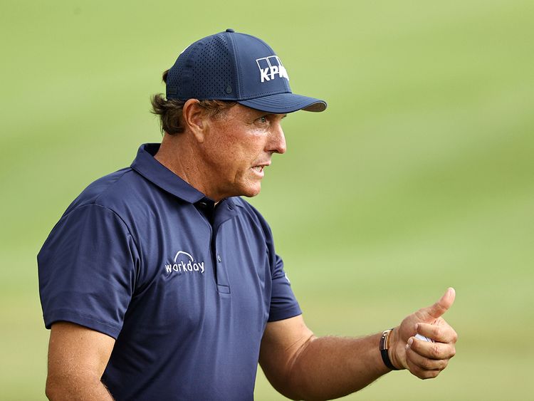 Old Dog Phil Mickelson Learns New Tricks To Lead The Pack At Travelers Championship Golf Gulf News