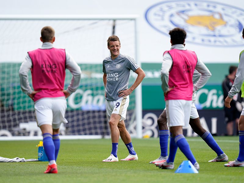 Leicester warm up ahead of Chelsea clash.