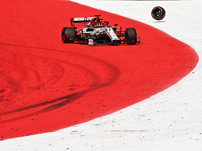 Alfa Romeo's Kimi Raikkonen looses his front wheel during the Austrian Grand Prix 