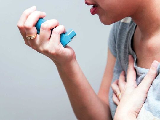 Ryzyko ciężkich ataków astmy podwaja się po zniesieniu ograniczeń COVID: badanie