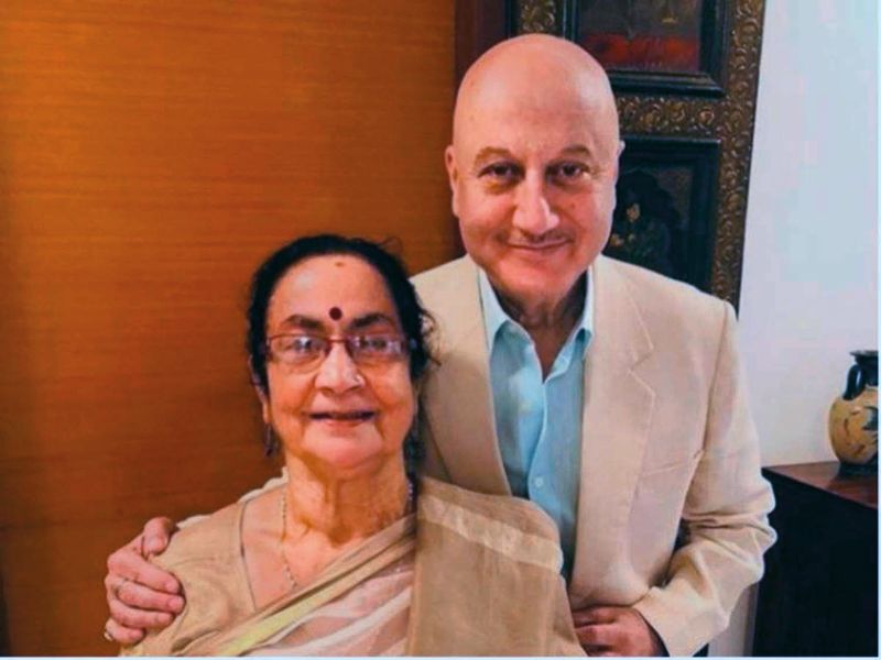 Anupam Kher and his mother Dulari