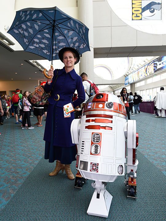 Comic-Con_Photo_Gallery_90686.jpg-3ef13-(Read-Only)