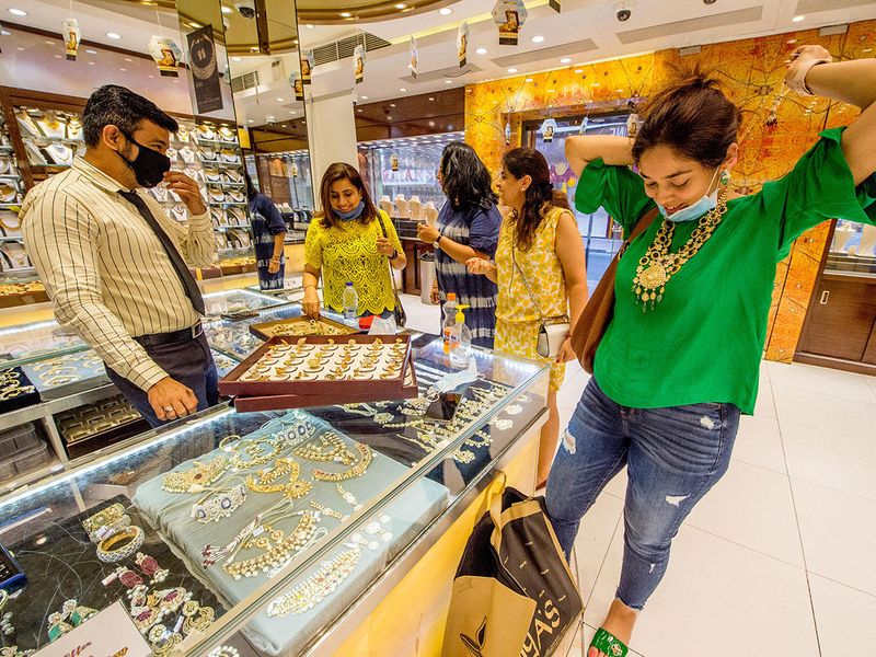 Gold shopping Dubai stock