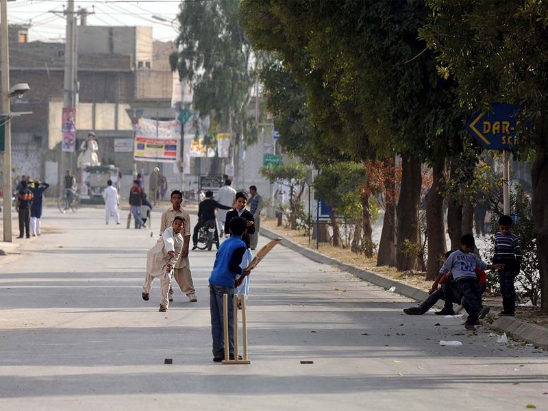 Street cricket in Pakistan