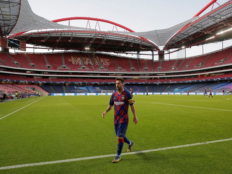 Lionel Messi leaves the field at the Estadio da Luz, Lisbon, after the 8-2 loss to Bayern Munich