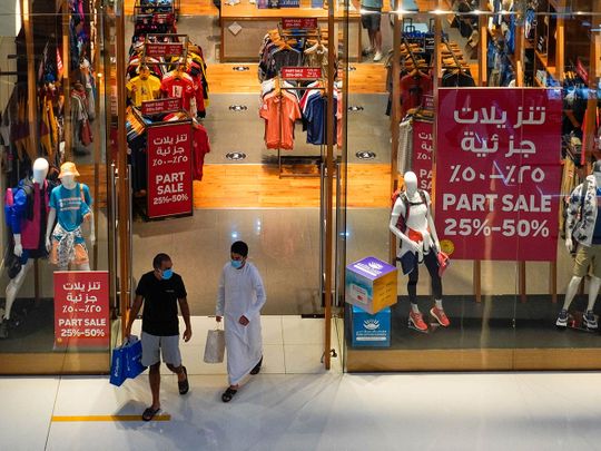 Stock Dubai mall shopping