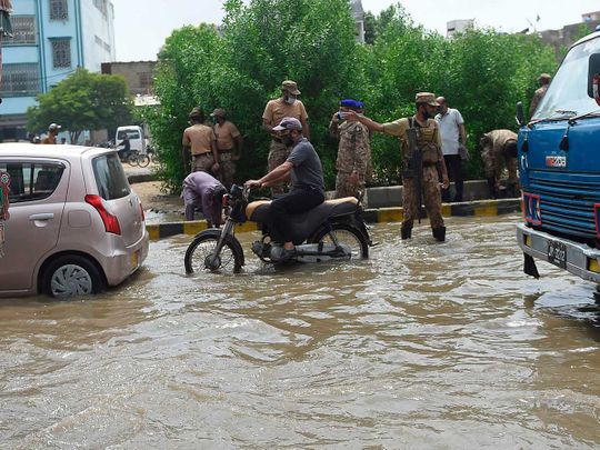 Pakistan army karachi floods