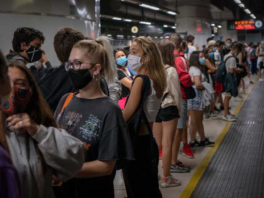 Spain passengers mask train