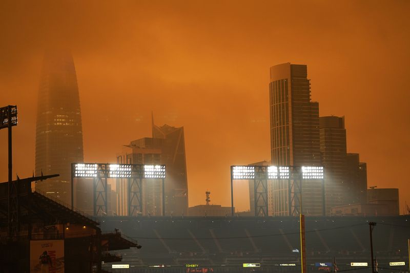 San Francisco Giants to host Mariners despite ominous orange skies in Bay  Area 